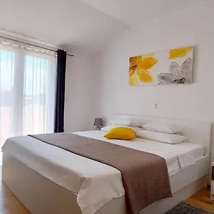apartments-marijana-rab-51280.primorje-gorskikotar.com/