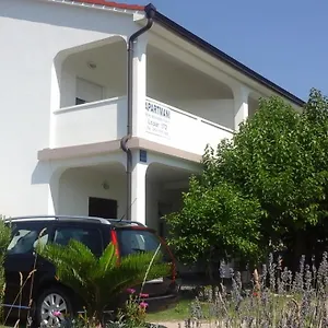 apartmani-i-sobe-snjezana.primorje-gorskikotar.com/